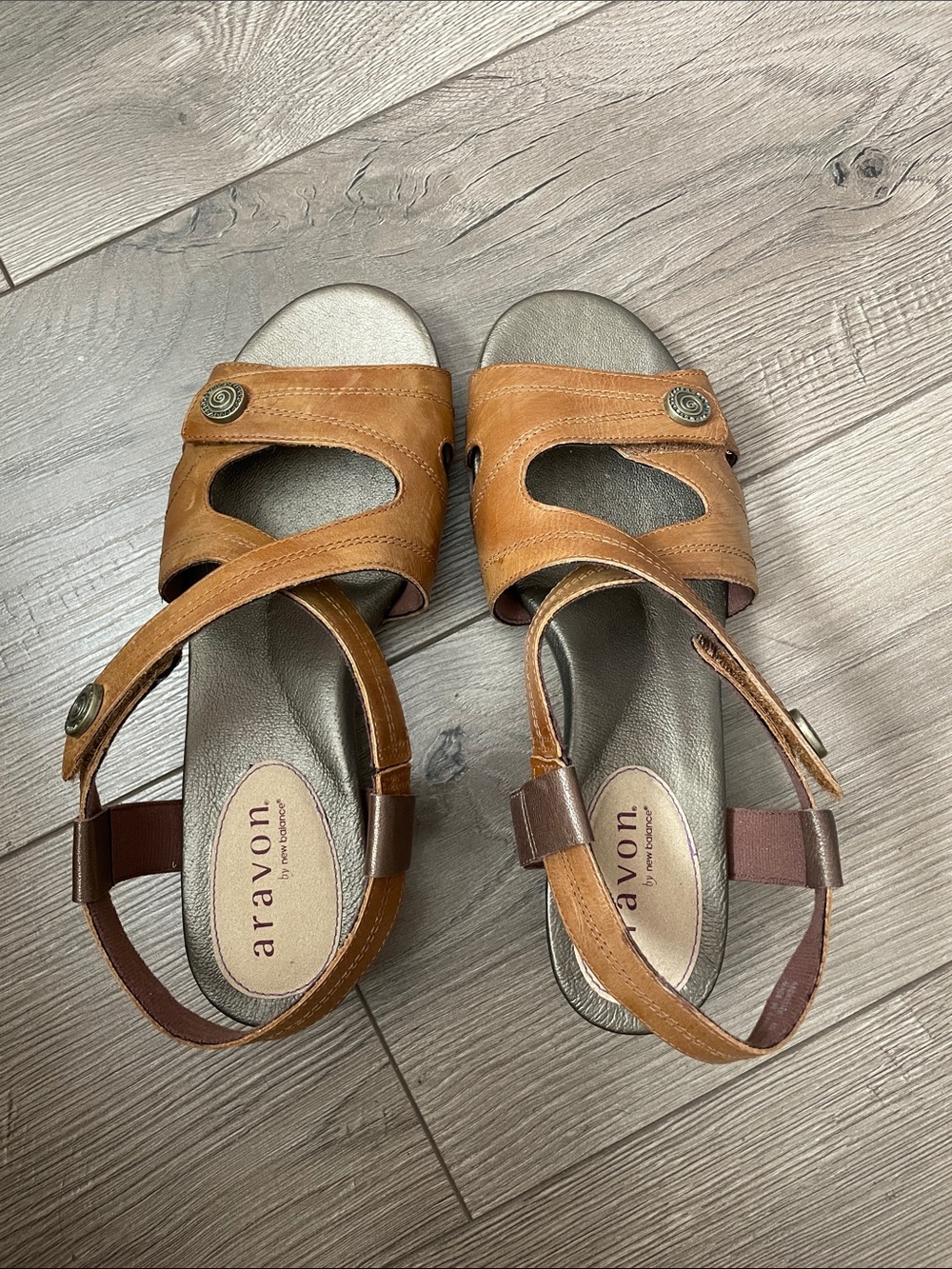 Aravon Cognac Leather Strappy Ankle Strap Sandals Comfort Sandals Sz:8